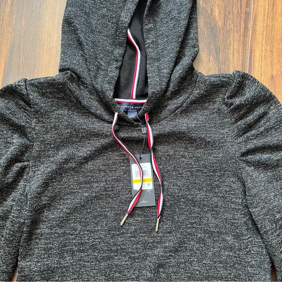 Tommy Hilfiger Hoodie – Size M (NWT) - Picture 8 of 10